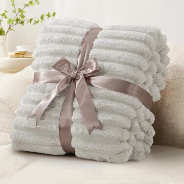 RUIKASI Плед кучевий фланелевий зелений - 150x200см. М'який плед з флісу для дивана, софи, вітальні. Декоративний плед, ковдра, теплий плед для дому. Трава-зелений (150 x 200 см)