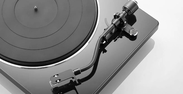 Вініловий програвач Denon DP-400, білий