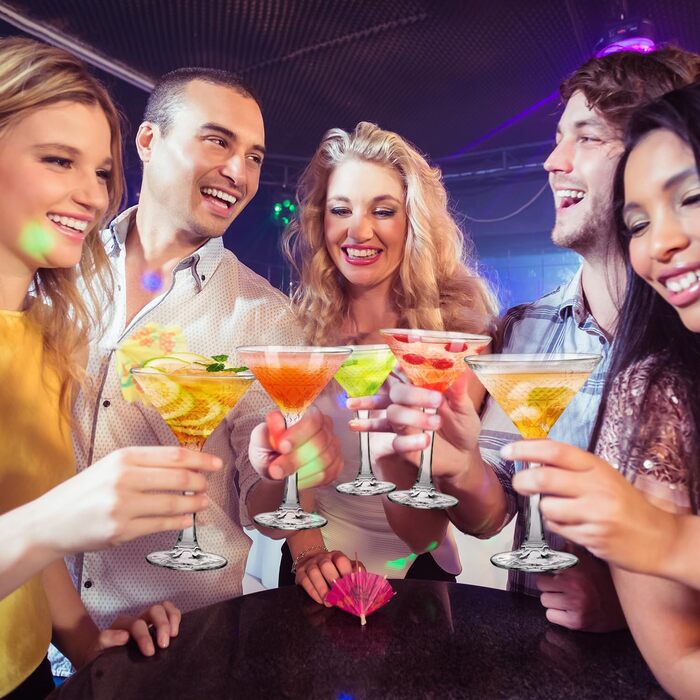 Набір келихів Мартіні, 4 шт, 180 мл, кришталеве скло, без свинцю. Ідеально для коктейлів, Мартіні, Маргаріти, вечірок та домашнього бару.