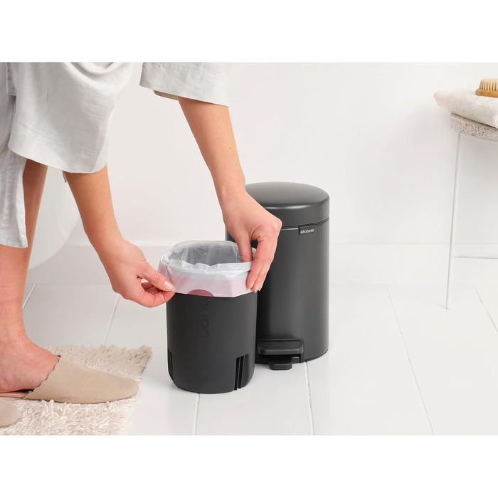 Сміттєвий відер Brabantia NewIcon для ванної кімнати з педаллю та кришкою, 3 л, сірий (Confident Grey)