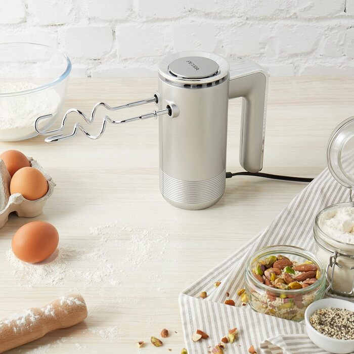 Ручний міксер Petra 300W з 5 швидкостями, турбо-функцією, гаками для тіста та вінчиками, сріблястого кольору з підставкою