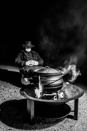 Чавунний казан BBQ-Toro Potjie №1, 3 л з ніжками для відкритого вогню, південноафриканський Dutch Oven, жаростійкий казан для м'яса з кришкою