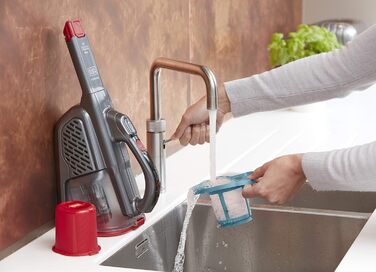 Ручний акумуляторний пилосос BLACK+DECKER BHHV315J Lithium Dustbuster Titanium/Red 12V, 500 мл, циклонна технологія, безмішковий, з насадкою для щілин