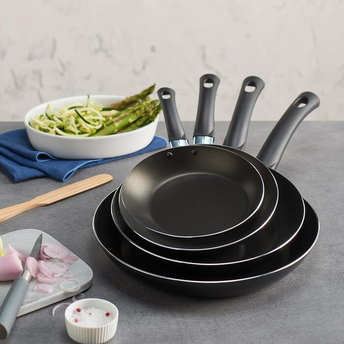 Набір антипригарних сковорідок Avilia (4 шт.) з нержавіючої сталі, діаметр 16-28 см, покриття AM Salus Hard System, ізольовані ручки, Made in Italy