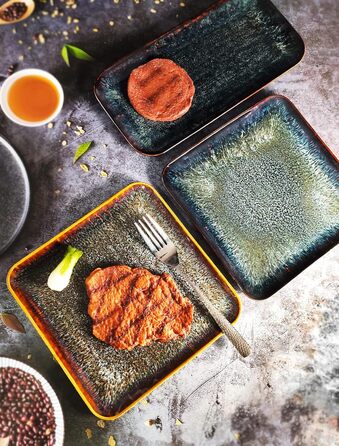 ЯЮ Керамічні тарілки 4 шт. для основного блюда: стейк, паста, різотто, закуски. Підходять для мікрохвильової печі, духовки та миття в посудомийній машині. Колір: коричневий, форма: квадратна.