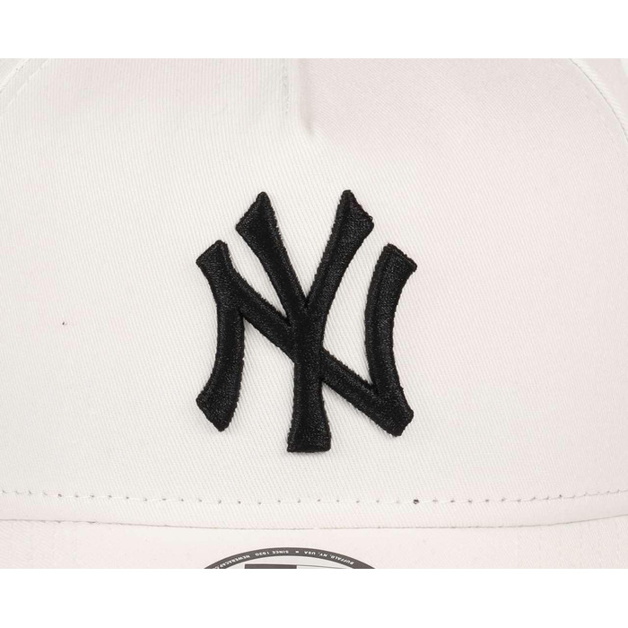 Кепка New Era MLB бежева, регульована, кепка-бейсболка з логотипом команди New York Yankees, модель 9Forty A-Frame, універсальний розмір