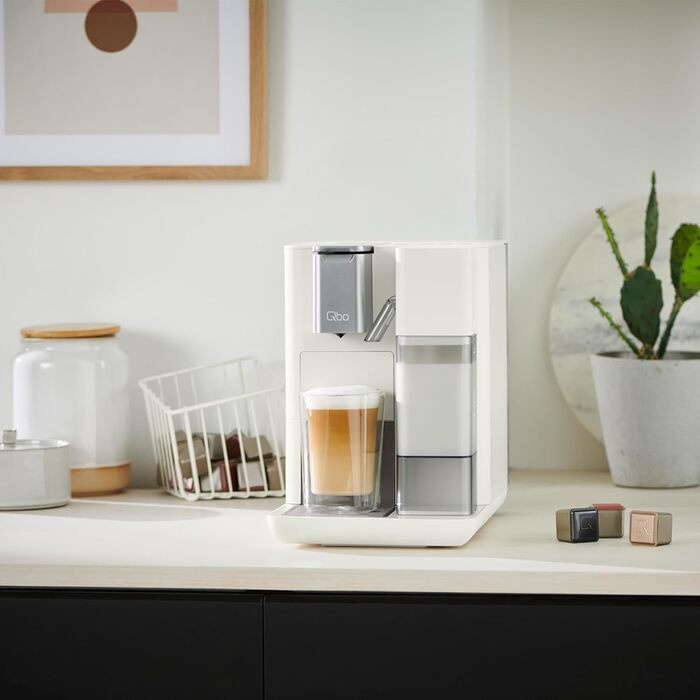 Tchibo Qbo MILK MASTER Premium Capsule Machine for Cappuccino, Espresso, Caffè Crema, Caffè Grande, one-touch milk froth with removable 300ml milk tank, with automatic shut-off, White Cashmere
