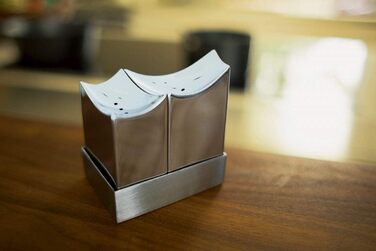 Philippi - ELBPHILHARMONIE Salt & Pepper Shaker Set with Base