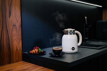 Електричний чайник Lehmann Torino 2200W, 1.5л, сталевий, білий, з LED-підсвіткою та регулюванням температури