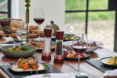 Набір для перцю та солі Cole & Mason Derwent Kastanie Roségold (2 шт.), ручний млин з регульованим керамічним жорном, дерево/акрил, 190 мм, Precision+, подарунковий набір