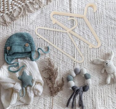 60 шт. вішалки для дитячого одягу ilauke з антиковзаючою поверхнею, безпечні для дітей, з пластику (28,5 см, бежеві). Підходять для T-shirt, светрів, ідеальні для дитячих шаф та дитячих товарів.