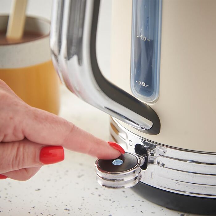 Електричний чайник Russell Hobbs Hanley Retro Jasmine 1.7л, 2400W, нержавіюча сталь, кремово-білий, вінтажний дизайн