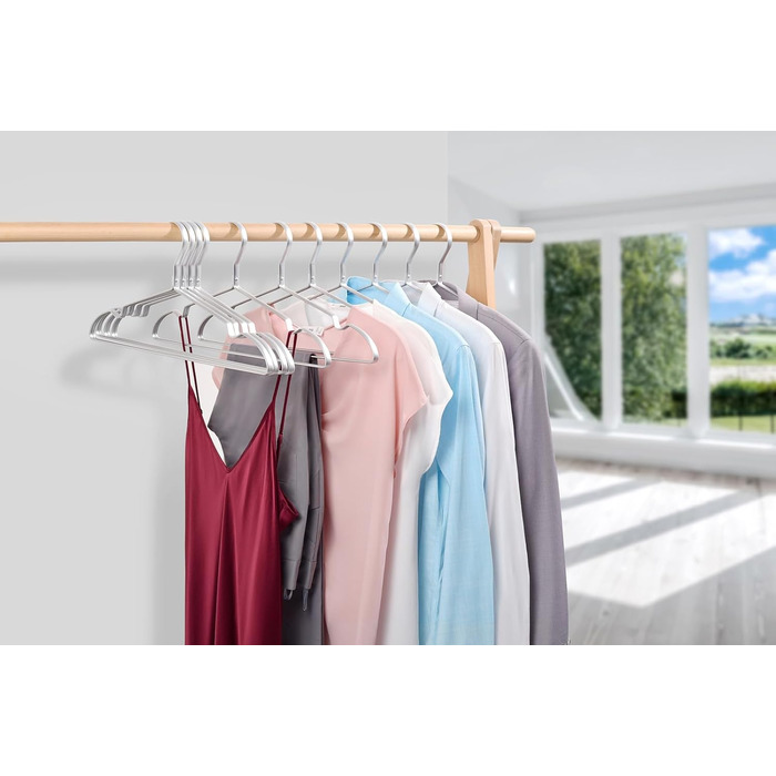 Amber Home 20-Piece 42cm Lightweight Aluminum Iron Clothes Hangers, Matte Silver Metal Clothes Hangers with Non-Slip Groove for Suit, T-Shirt, Shirt, Jacket, Dress, Pants, Robust and Lightweight
