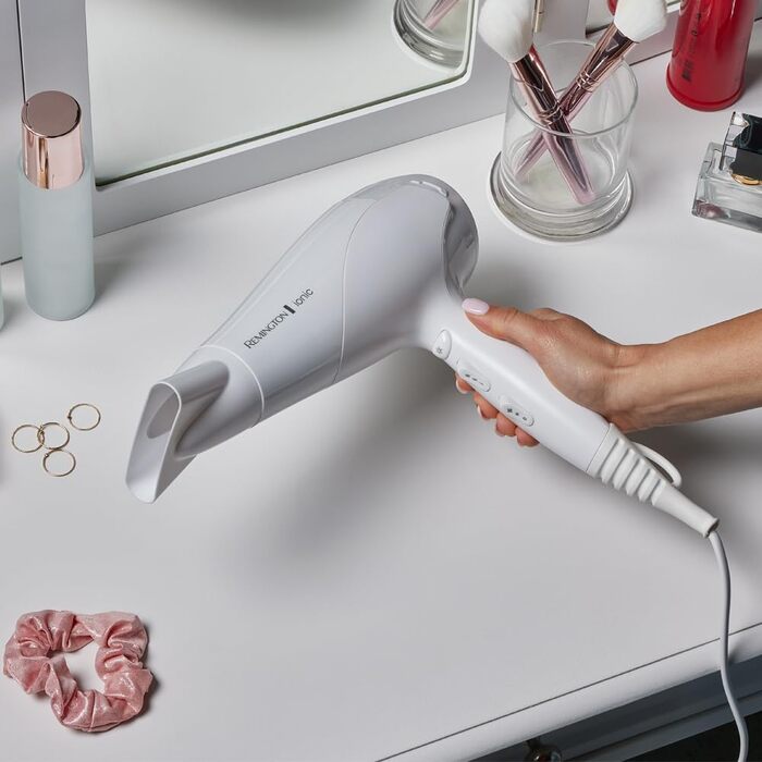 Фен Remington D3198: Іонний, з насадкою-дифузором та насадкою для укладки, 2200W, чорний (EU)