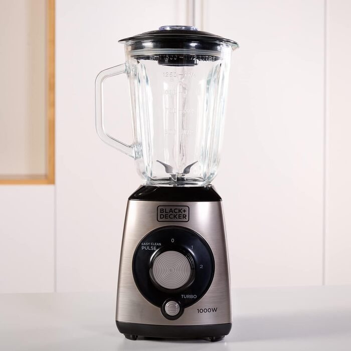 Блендер Black+Decker 1000 Вт, імпульсний режим, пластикова чаша 1,5 л, 4-лезові нержавіючі леза, легке очищення