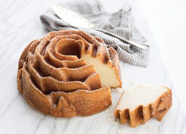 Форма для випічки Nordic Ware Rose Bundt, 10 порцій, карамель