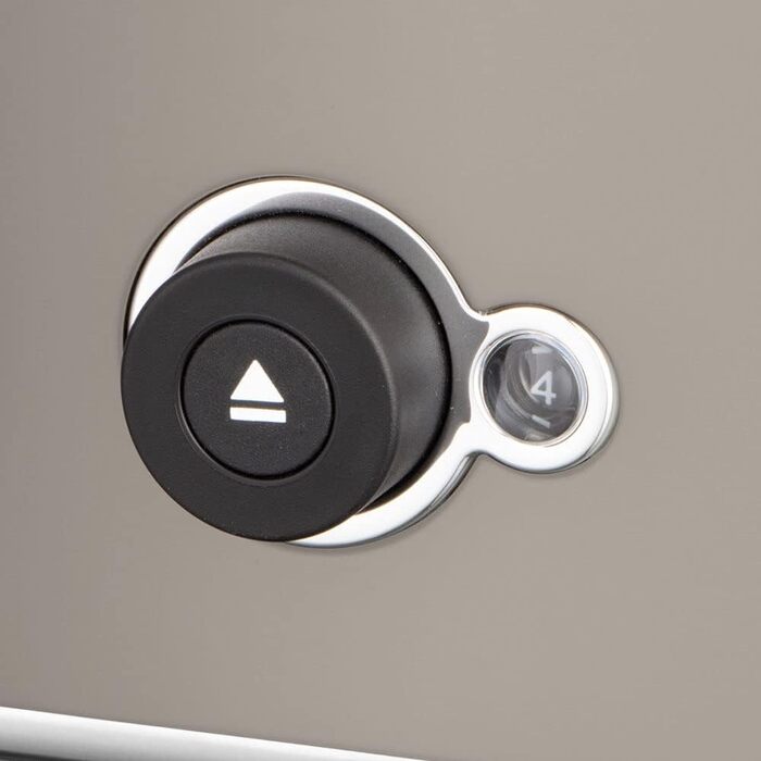 Чайник Russell Hobbs Distinctions з нержавіючої сталі 1,5л (з функцією скороварки, фільтром від накипу, оптимізованою носиком, зовнішнім індикатором рівня води) 26422-70