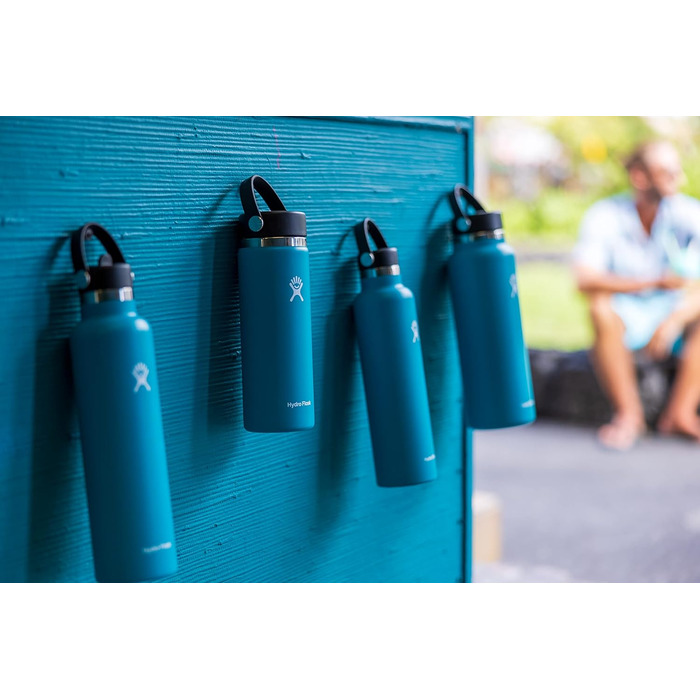 HYDRO FLASK - 18oz (532ml) Water Bottle - Vacuum-Insulated Stainless Steel Water Bottle - Sports Bottle with Leak-Proof Flex Cap & Strap - Dishwasher Safe Thermos Bottle - Wide Mouth Opening - (Travel Mug, Snapper, 532 ml)