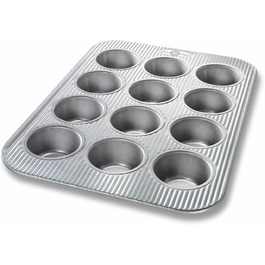 USA Pan Bakeware Nonstick Cupcake and Muffin Pan with Lid, 12 Cavities, White