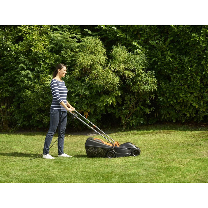 Електрична газонокосарка Black+Decker BEMW351, 1000 Вт, 32 см, 3-рівневе регулювання висоти, 35 л травозбірник, для малих садів, мультиколор