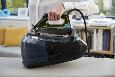 Парова станція Rowenta Silence Steam Pro, 2800 Вт, 1,3 л, чорний з зеленим