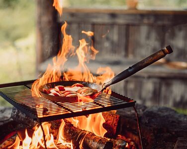 Stabilotherm Jägerpfanne with wooden folding handle | for outdoor cooking & frying over an open fire or grill