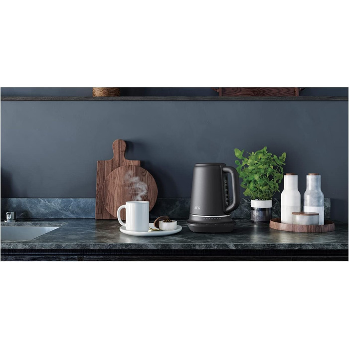 AEG K7-1-6BP Kettle (7 temperature settings, 3-fold safety switch-off, keep-warm function, 1.7 liters, drip stop, easy cleaning, 360° base, anti-slip coating, LED display, gray)