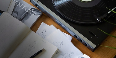 Вініловий програвач Audio-Technica AT-LP60XBT з пасиковим приводом та попереднім підсилювачем, чорний
