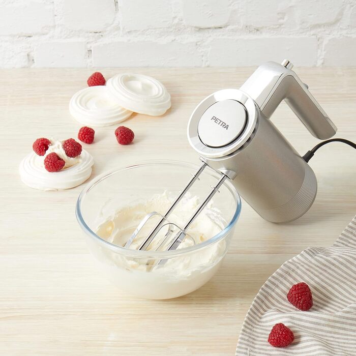 Ручний міксер Petra 300W з 5 швидкостями, турбо-функцією, гаками для тіста та вінчиками, сріблястого кольору з підставкою