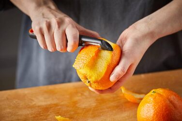 Овочечистка Fiskars Functional Form 18 см, сталь/пластик, чорно-помаранчевий (1014419)