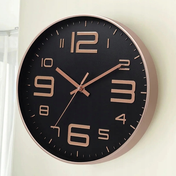 Великий круглий настінний годинник у кольорі 