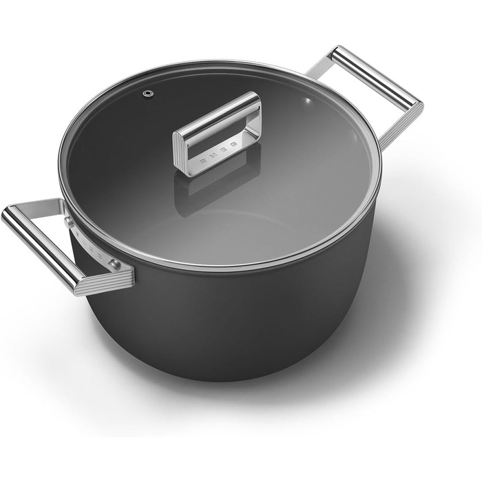 Електричний чайник Smeg KLF05CREU, 0.8 л, чорний: нержавіюча сталь, безпека, LED-дисплей, антиковзаюча основа
