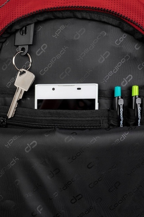 Багатовідсіковий шкільний рюкзак CoolPack, чорний з червоним, 21 л
