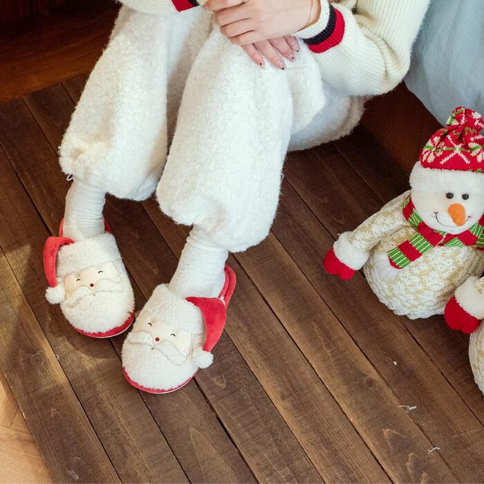 Тапочки зимові жіночі та чоловічі з м'якої плюшевої підкладки та піною з пам'яті, антиковзкі тапочки для дому/на вулицю, зручні сліпони для всієї родини Санта Клаус 40/41 EU