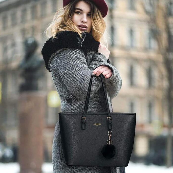 Сумка жіноча URAQT чорна шкіряна, шопер для офісу, школи, покупок з помпоном з хутра кролика та брелоком (аксесуари для сумок)