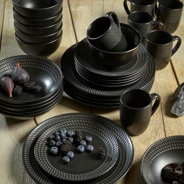 Сервіз посуду 'BlackStyle' від ECHTWERK (30 предметів) - для 6 осіб. Складається з: 6 тарілок, 6 тарілок для закусок, 6 мисок, 6 чашок, 6 супових тарілок. Матеріал: кераміка.
