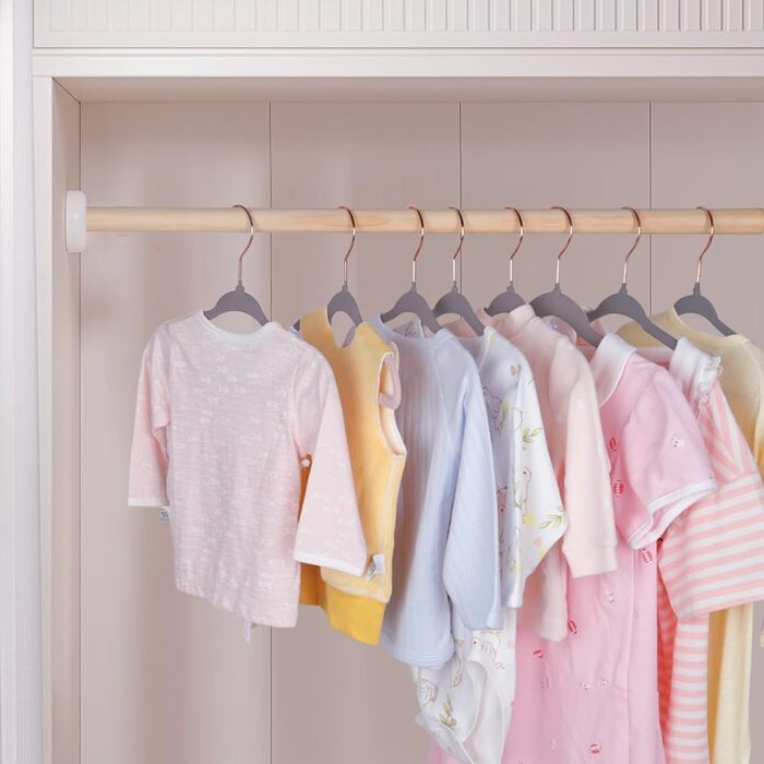 32 шт. велюрові вішалки для дитячого одягу Stormix, 28 см, сірі, з антиковзким покриттям та гачками рожевого золота