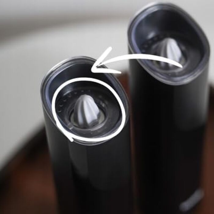 Набір для солі та перцю Gravity, 2 шт., LED-підсвічування, регулювання помелу, 85 мл, елегантний чорний колір