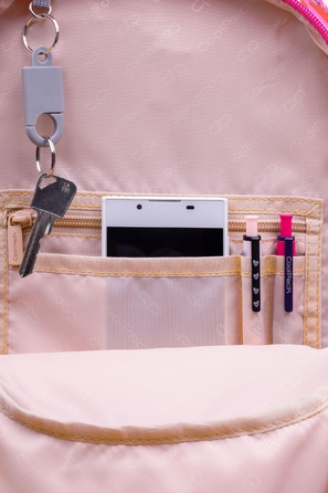 Багатовідсінковий шкільний рюкзак CoolPack: червоний, відтінки жовтого та золотого, рожевий, 27 л