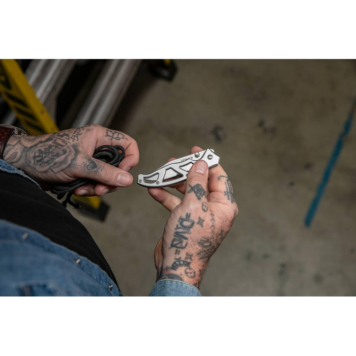 Gerber folding knife with plain edge and pocket clip (tooth length 7.6 cm (EU))