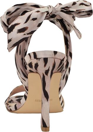Босоніжки Nine West Kelsie на підборах, 39 EU, Леопардовий сатин (Light Natural Leopard Satin Multi 111)