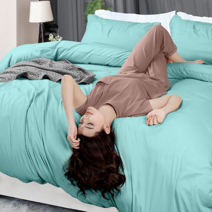 Комплект постільної білизни Utopia Bedding: ковдра 203x228 см, 2 наволочки, мікрофібра, блакитний