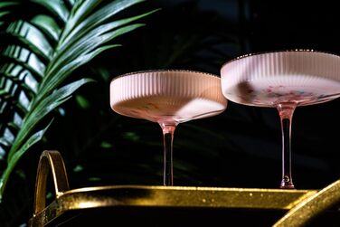 Набір келихів Art Deco з вишуканим рожевим кольором та золотим обідком (4 шт, 200 мл) | Для шампанського, коктейлів (Espresso Martini, Cosmopolitan, Daiquiri) | Скляні чаші для бару Speakeasy