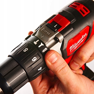 Акумуляторний ударний дриль-шурупокрут Milwaukee M18 BPD-0, 18 В, 50 Нм