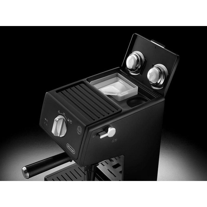 De'Longhi ECP 31.21 – Espresso Portafilter Machine, Espresso Machine with Aluminum Finish, including manual milk frother, with hot water function, suitable for ESE pods, 1.1 l water tank, black