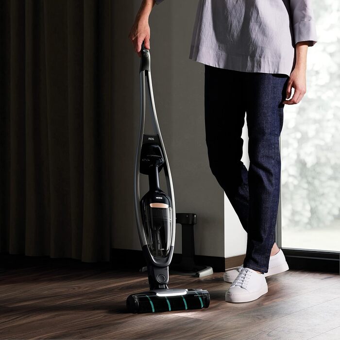 AEG AZE137 Power-Soft roller (floor nozzle ideal for hard floors, excellent suction power, LED headlights, fine dust & XXL particles, gentle cleaning, suitable for QX6, QX7, QX8-2, QX9, black) sleek, functional