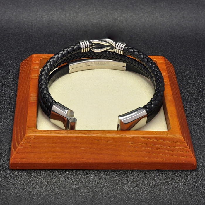 Чоловічий шкіряний браслет Cazz, чорний, хірургічна сталь, 22 см, з гравіюванням