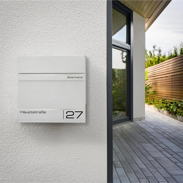 Поштова скринька Metzler Anthrazit RAL 7016 з газетницею та номерним знаком – персоналізована лазерна гравірування, сучасний поштовий ящик з табличкою, водонепроникний та стійкий до іржі | Модель Hermann (RAL 9016)