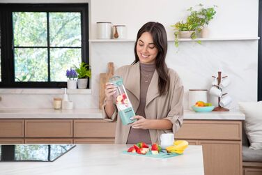 NutriBullet Immersion Blender, Immersion Blender, 475ml BPA-free, Mini-Mixer, Multi-Function Blender, USB-C Charger, over 15 blending cycles, Light Blue, NBP003LBL Portable Light Blue