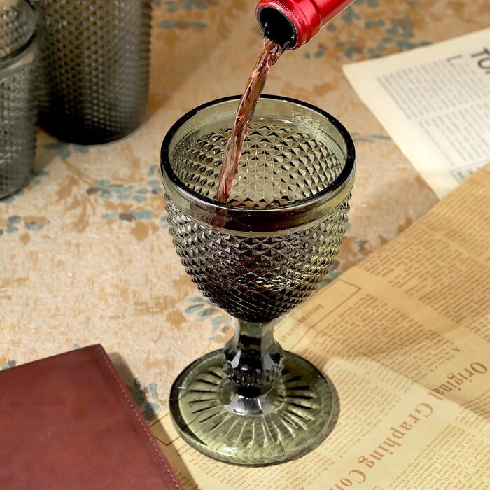 Joeyan 270ml Gray Vintage Wine Glasses with Diamond Relief, Colored Goblet Glasses Wine Goblet Set for Wine Juice Drinks, Set of 4 Retro Drinking Glasses with Stem, Dishwasher Safe